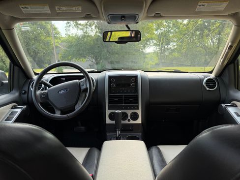 Used 2008 Ford Explorer XLT AWD/4WD image 12