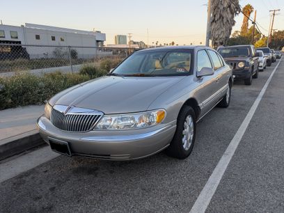 Used 2001 Lincoln Continental