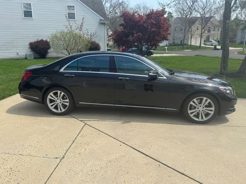 Used 2015 Mercedes-Benz S 550 4MATIC Sedan image 2