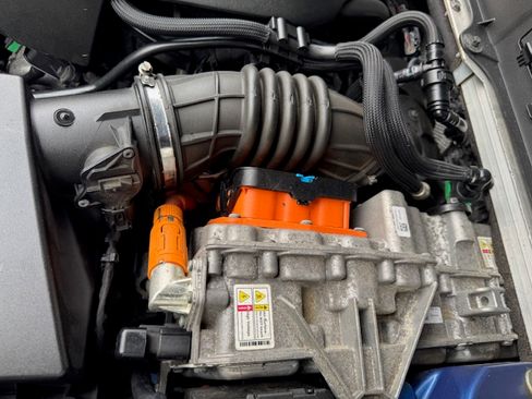 Used 2016 Volvo XC90 T8 R-Design w/ Vision Package image 12