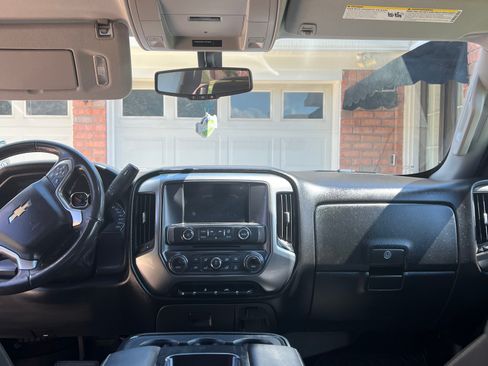 Used 2018 Chevrolet Silverado 1500 LT w/ Texas Edition RWD image 8