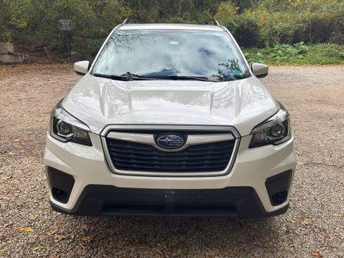 Used 2019 Subaru Forester Premium image 1