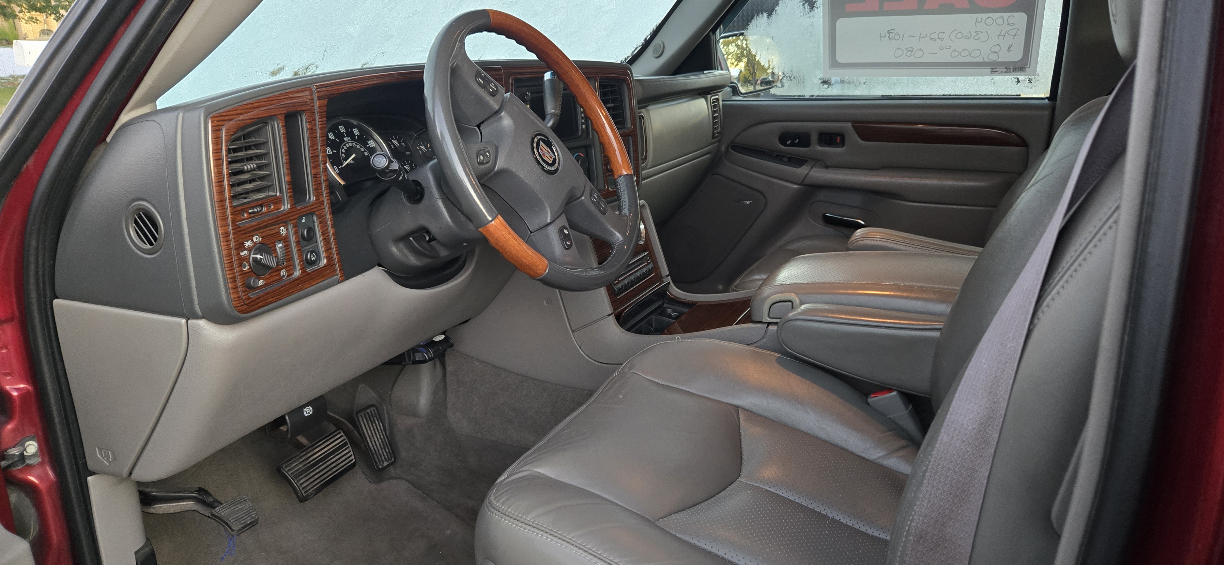 Used 2004 Cadillac Escalade EXT AWD/4WD image 4