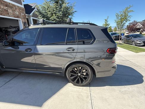 Used 2026 BMW X7 xDrive40i w/ M Sport Package AWD/4WD image 4