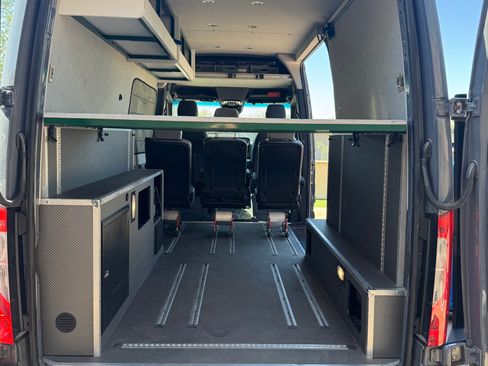 Used 2020 Mercedes-Benz Sprinter 2500 image 8