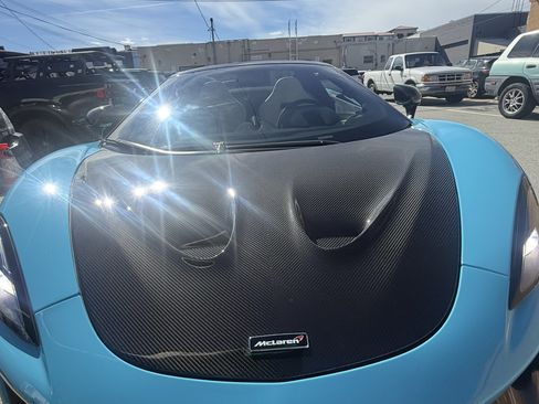 Used 2018 McLaren 570S Spider RWD image 3
