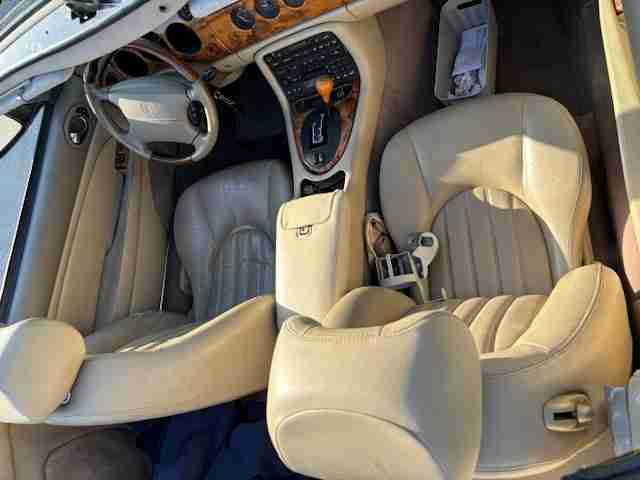 Used 2002 Jaguar XK8 Convertible RWD image 5