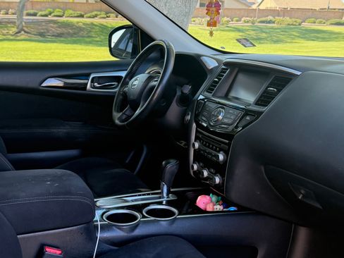 Used 2014 Nissan Pathfinder SV image 26