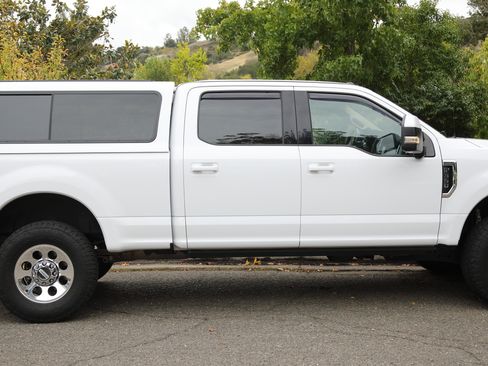 Used 2017 Ford F350 Lariat image 10