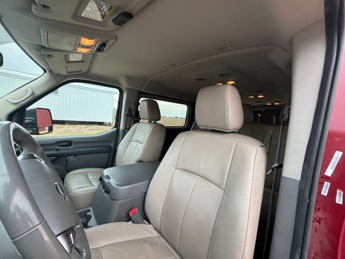 Used 2020 Nissan NV 3500 SL image 9