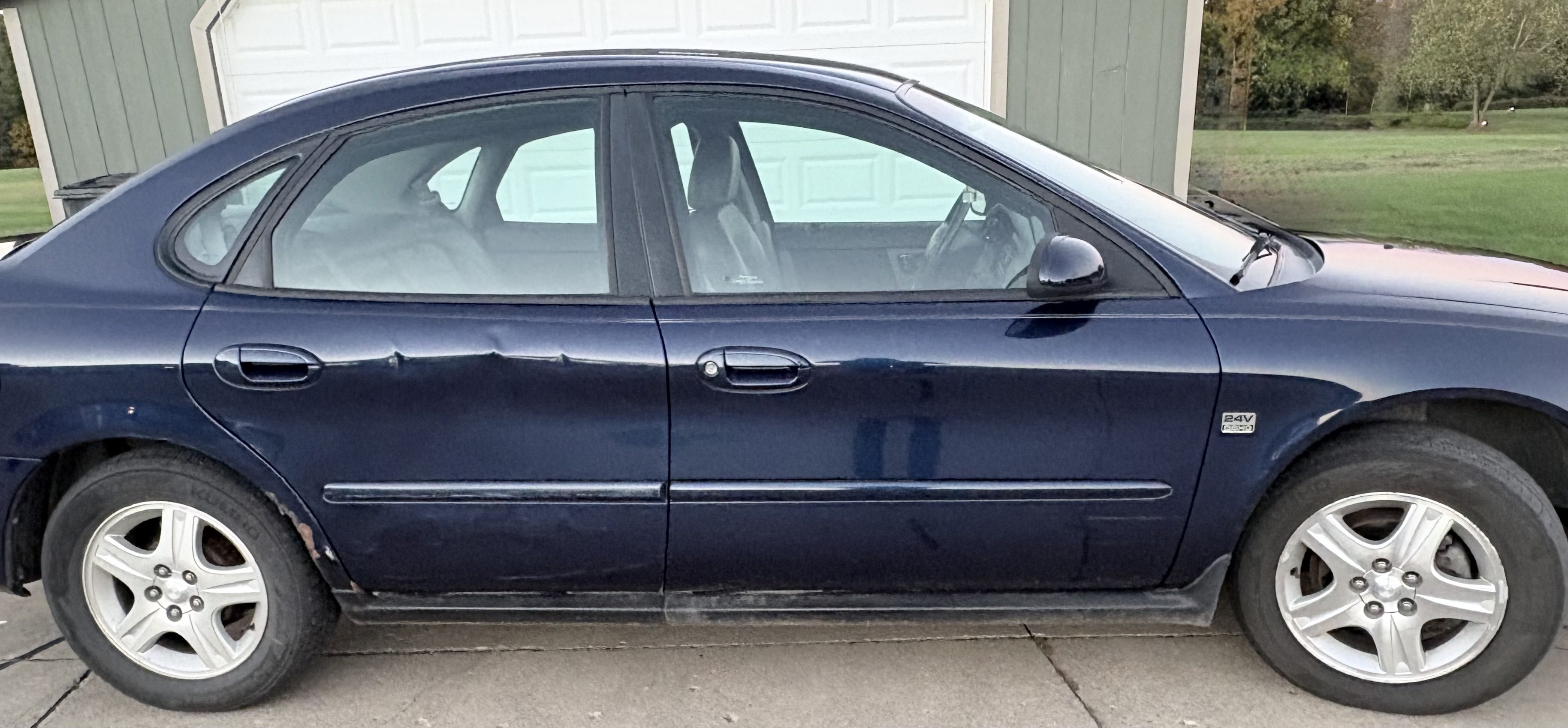 Used 2000 Ford Taurus SEL FWD image 4