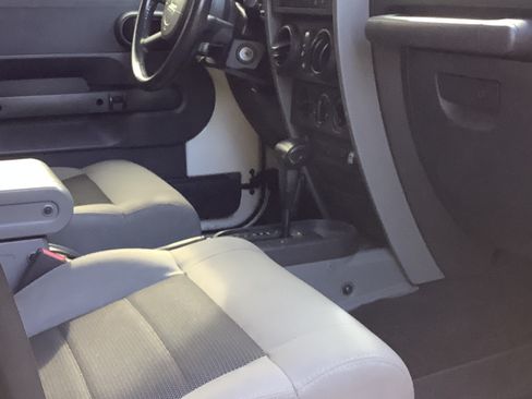 Used 2009 Jeep Wrangler Unlimited X image 11