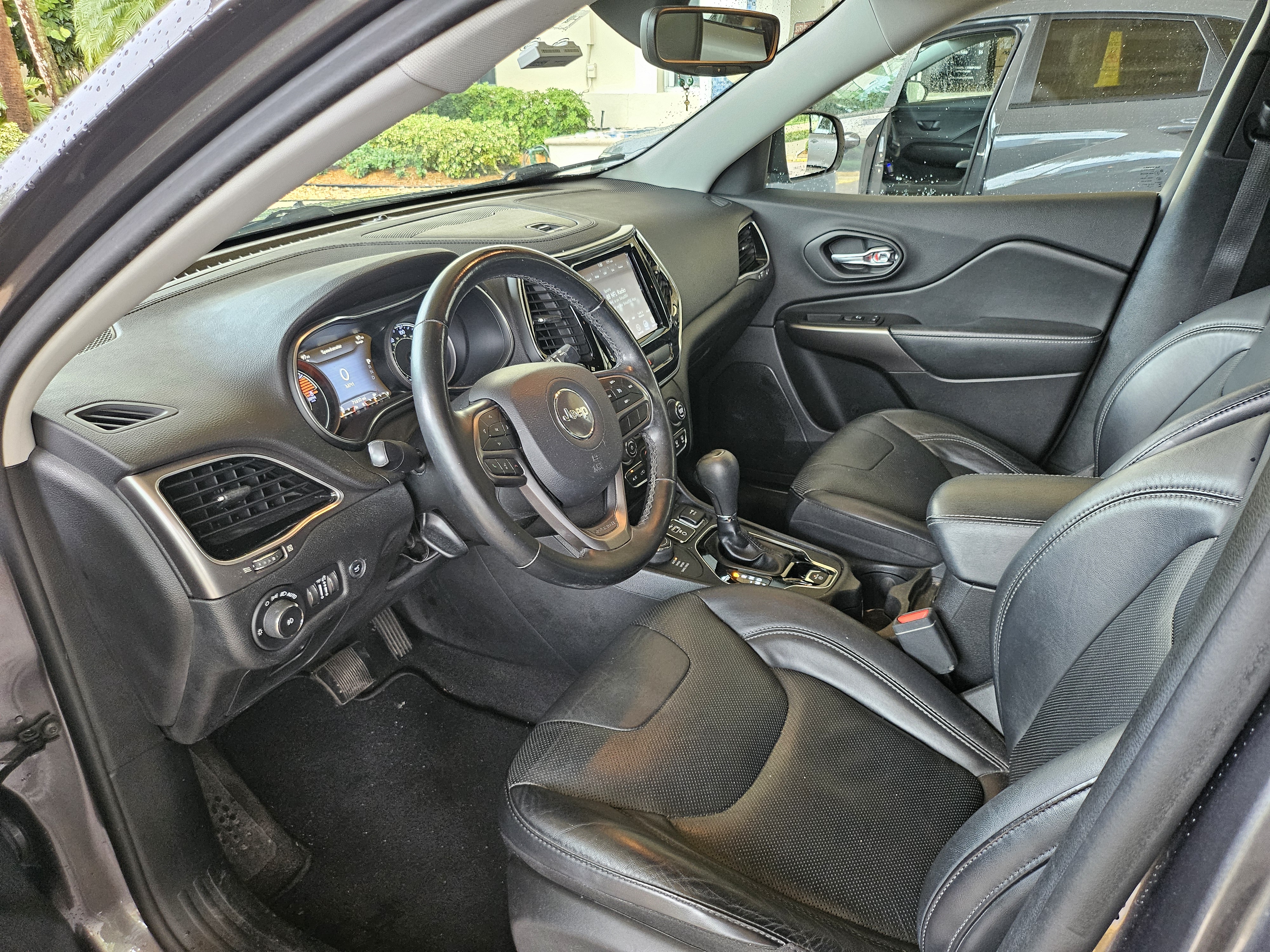 Used 2019 Jeep Cherokee Limited AWD/4WD image 8