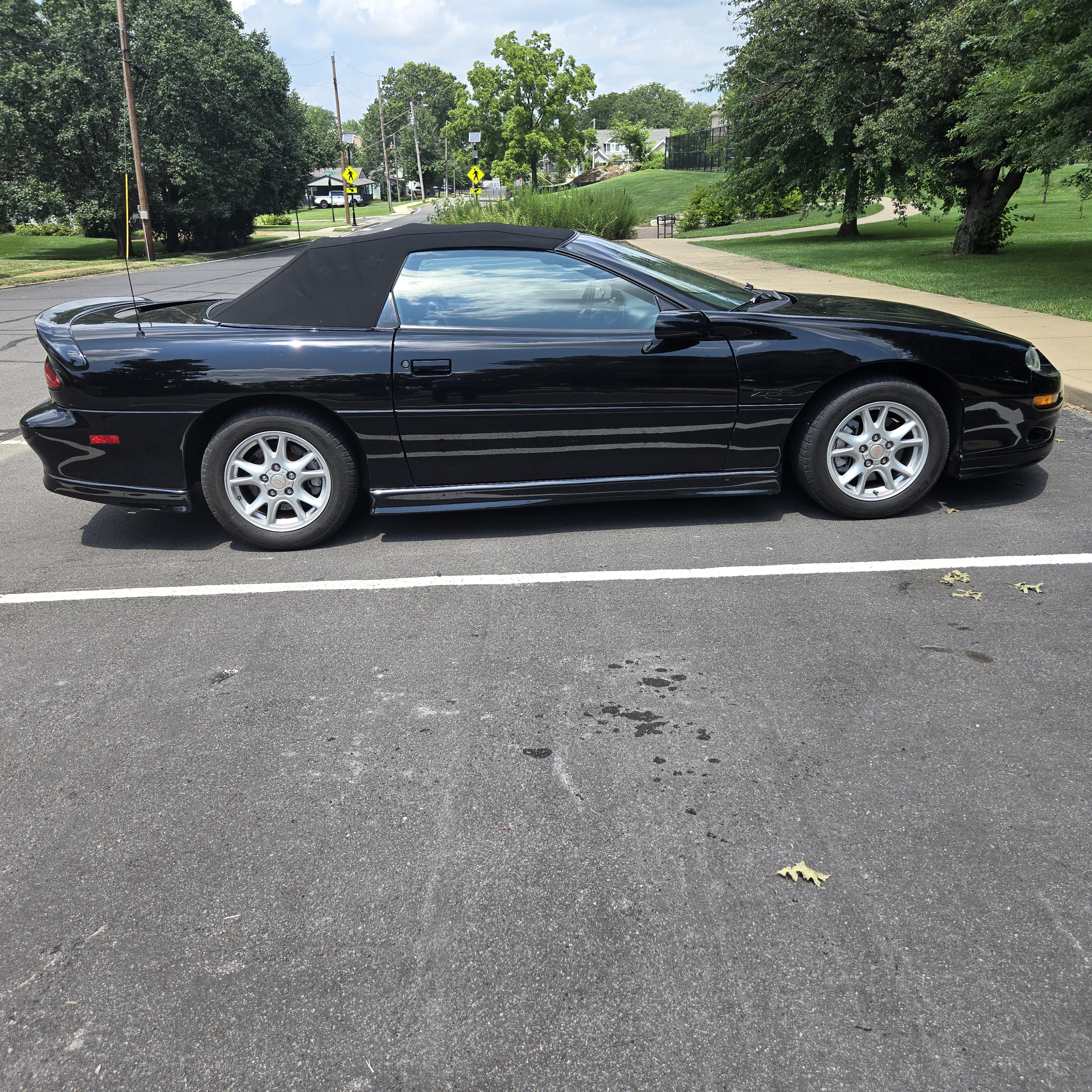 Used 2002 Chevrolet Camaro Z28 w/ Sport Appearance Pkg RWD image 9