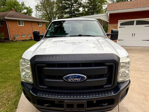 Used 2015 Ford F250 XL w/ FX4 Off-Road Package AWD/4WD image 9