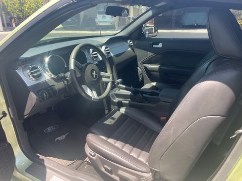 Used 2005 Ford Mustang GT Premium RWD image 6