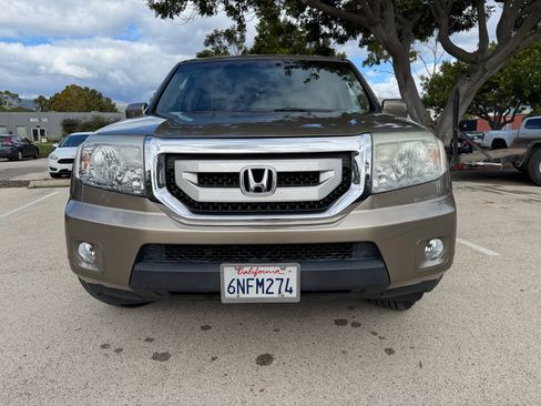 Used 2011 Honda Pilot Touring image 2