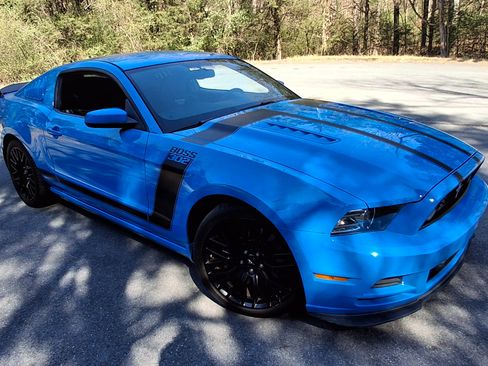 Used 2013 Ford Mustang Boss 302 w/ Boss 302 Accessory Pkg image 10