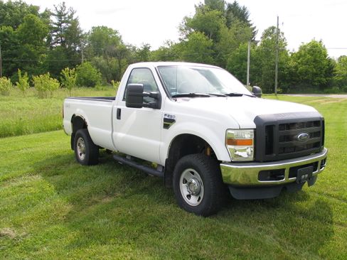 Used 2009 Ford F250 XL AWD/4WD image 2