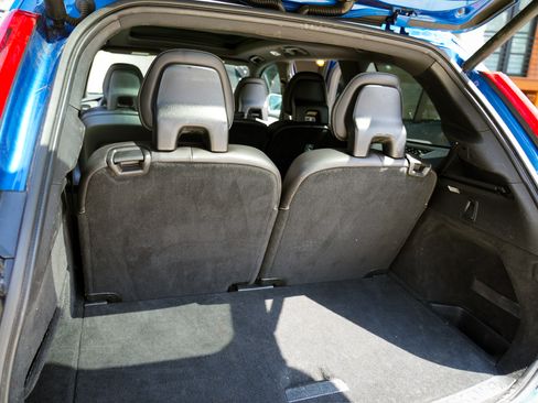 Used 2016 Volvo XC90 T8 R-Design image 18