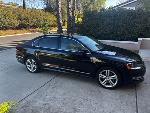 Used 2013 Volkswagen Passat TDI SEL Premium image 4