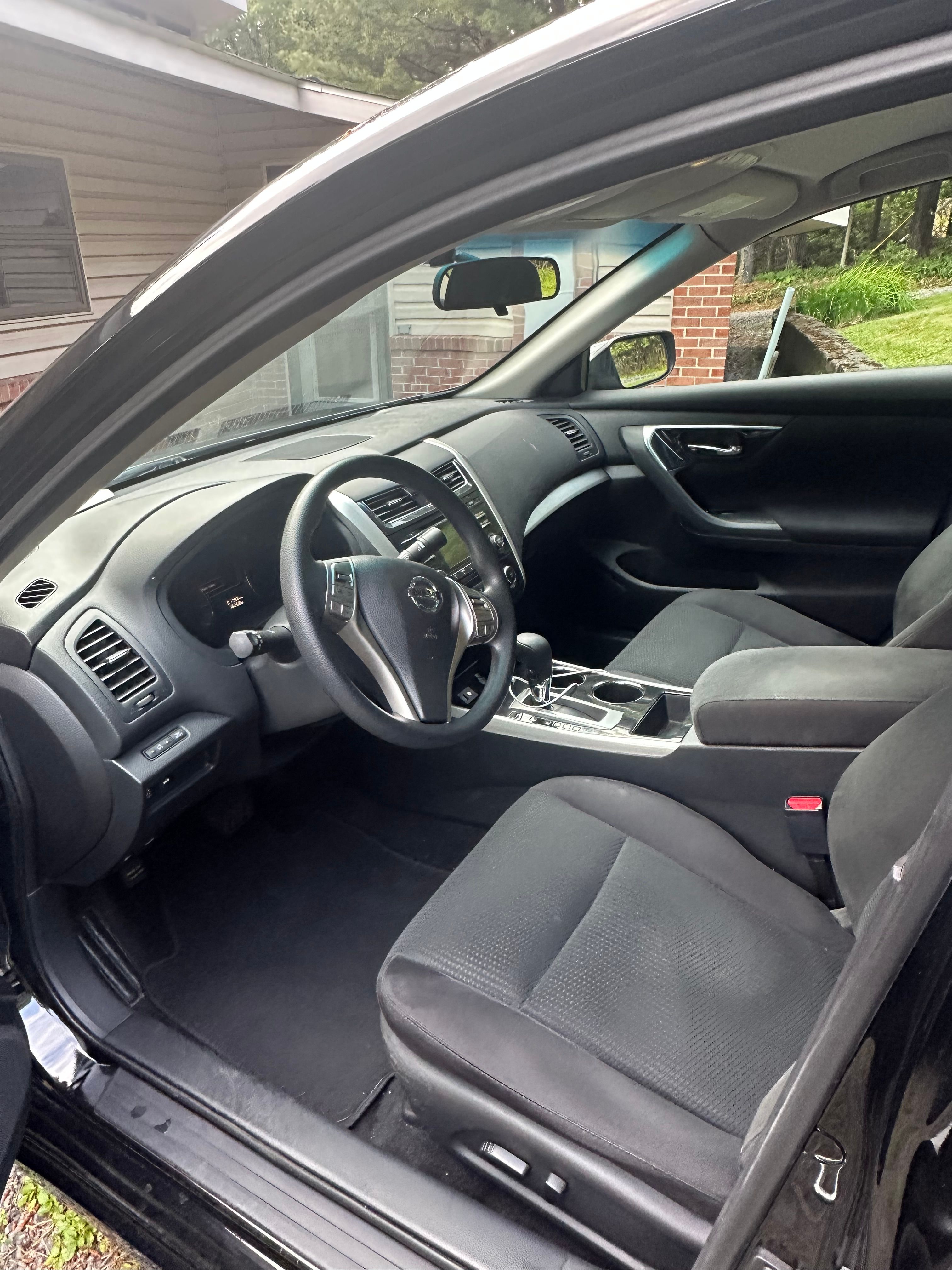 Used 2014 Nissan Altima 2.5 S w/ Display Audio Package FWD image 8