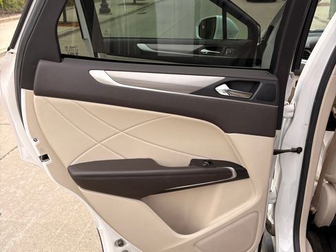 Used 2019 Lincoln MKC Premiere AWD/4WD image 9