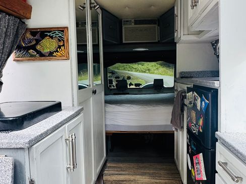 Used 1995 Dodge B3500 image 8