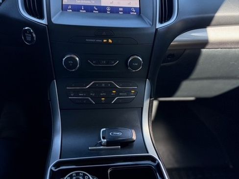 Used 2020 Ford Edge SEL w/ Convenience Package image 24
