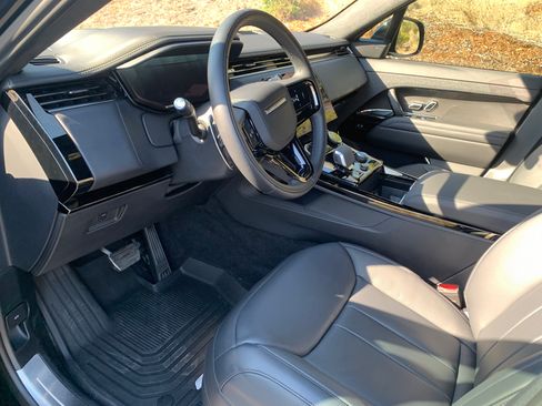 Used 2023 Land Rover Range Rover Sport First Edition image 17