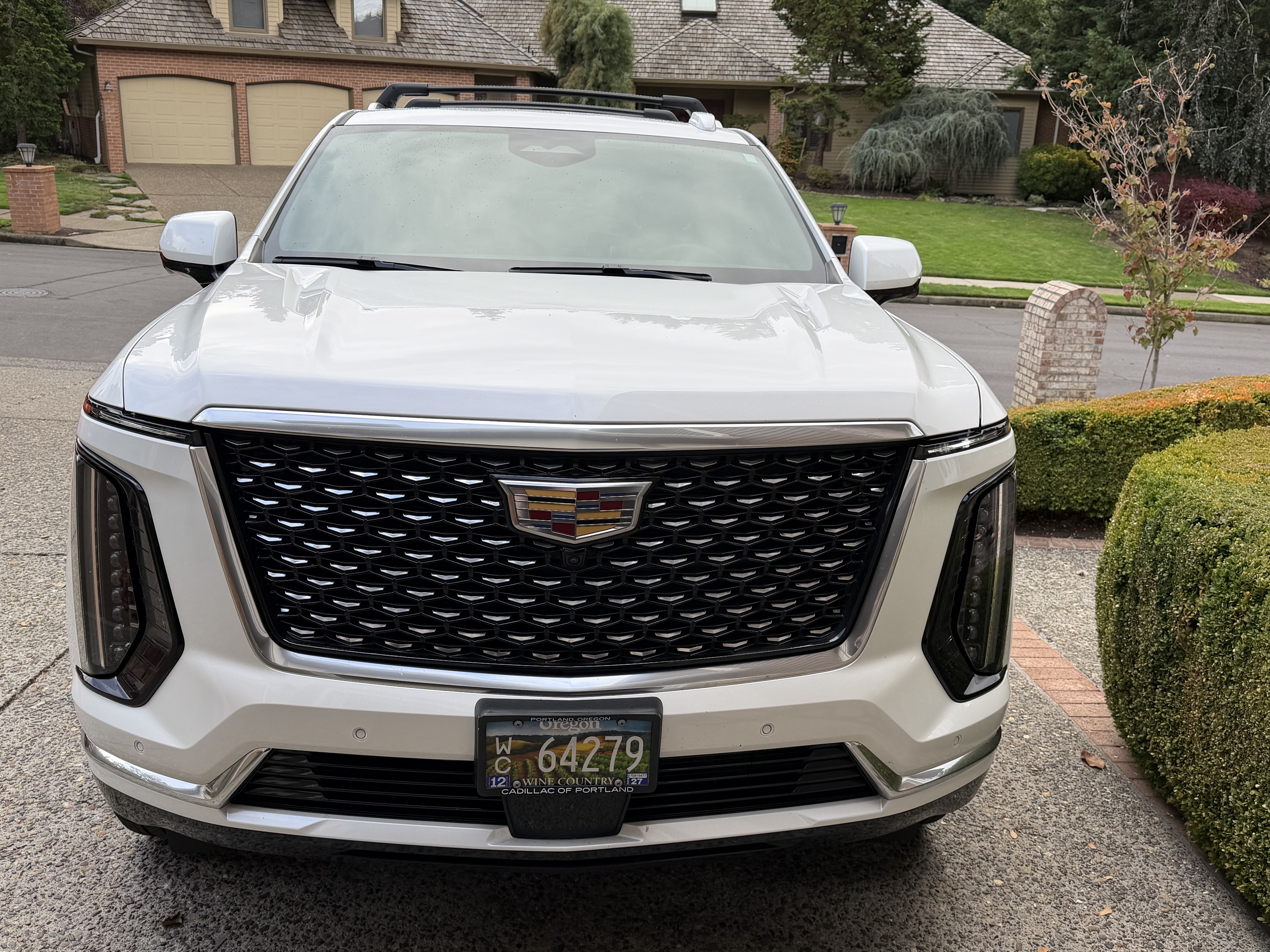 Used 2025 Cadillac Escalade Premium Luxury AWD/4WD image 7