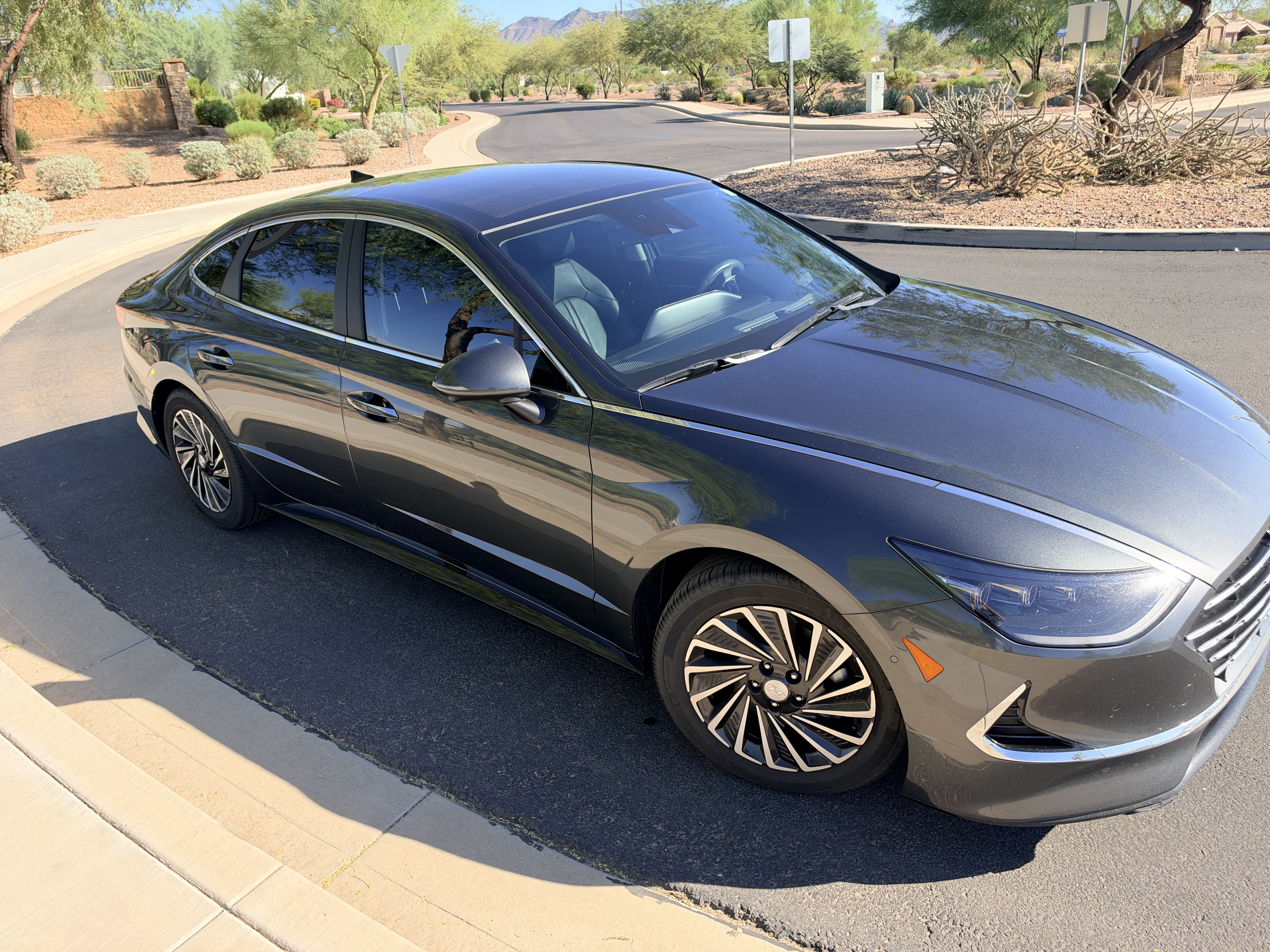 Used 2022 Hyundai Sonata Limited FWD image 5