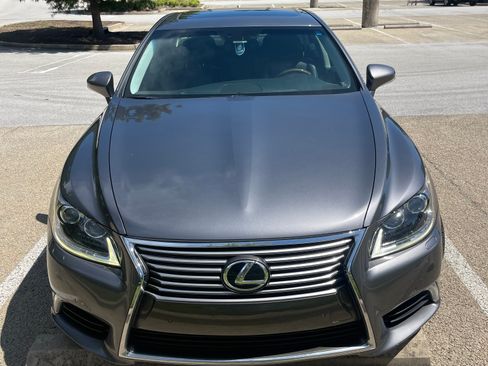 Used 2014 Lexus LS 460 AWD w/ Comfort Package image 2