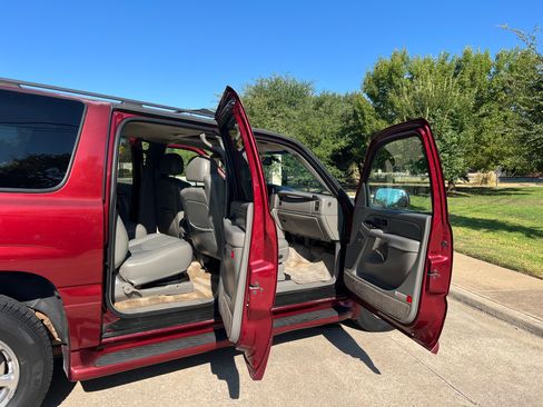 Used 2003 GMC Yukon XL Denali AWD/4WD image 5