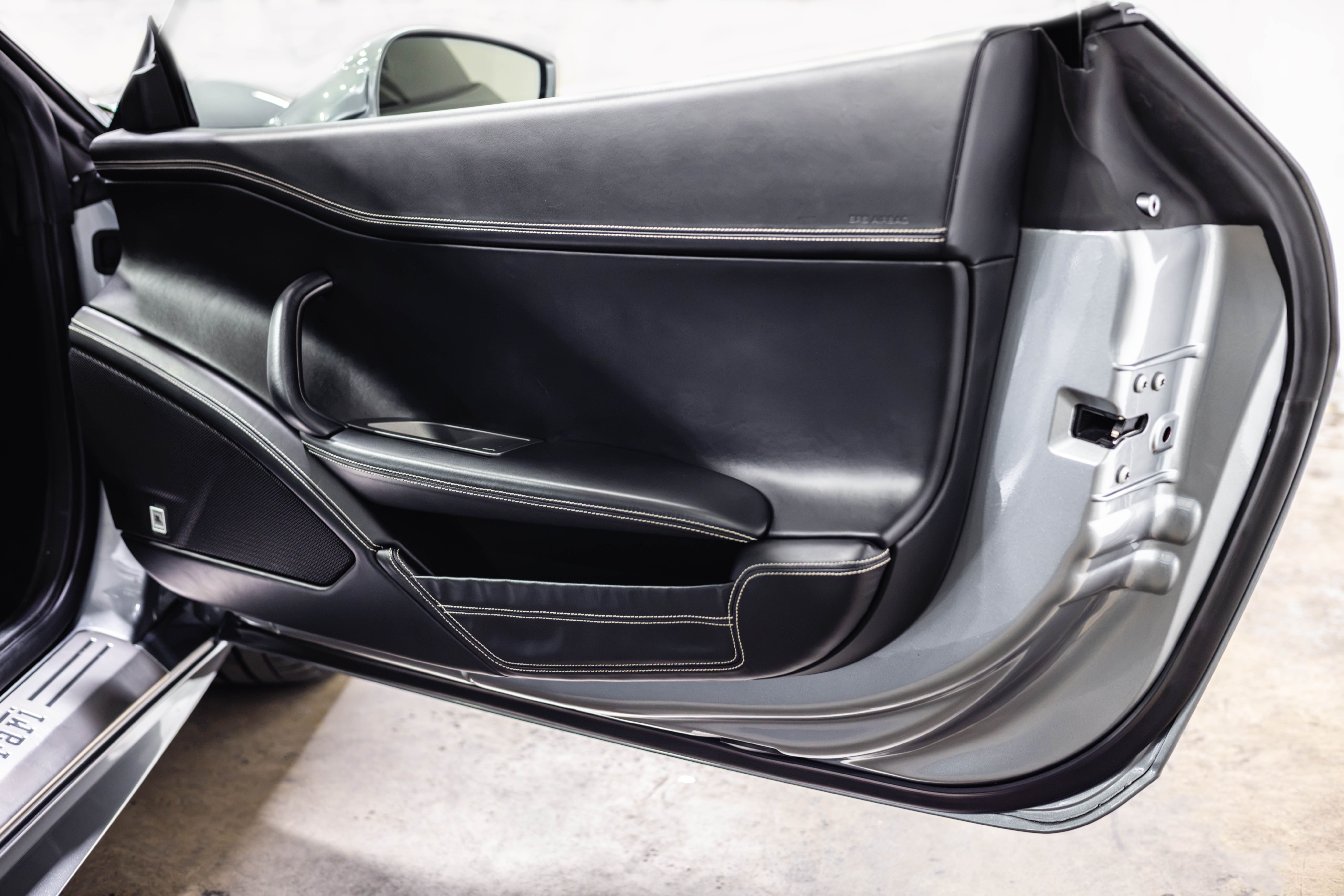 Used 2014 Ferrari 458 Spider RWD image 10