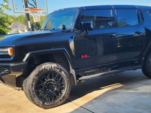 Used 2024 GMC Hummer EV 2X w/ LPO, Illumination Package image 1