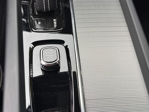 Used 2022 Volvo S60 B5 R-Design w/ Advanced Package image 18