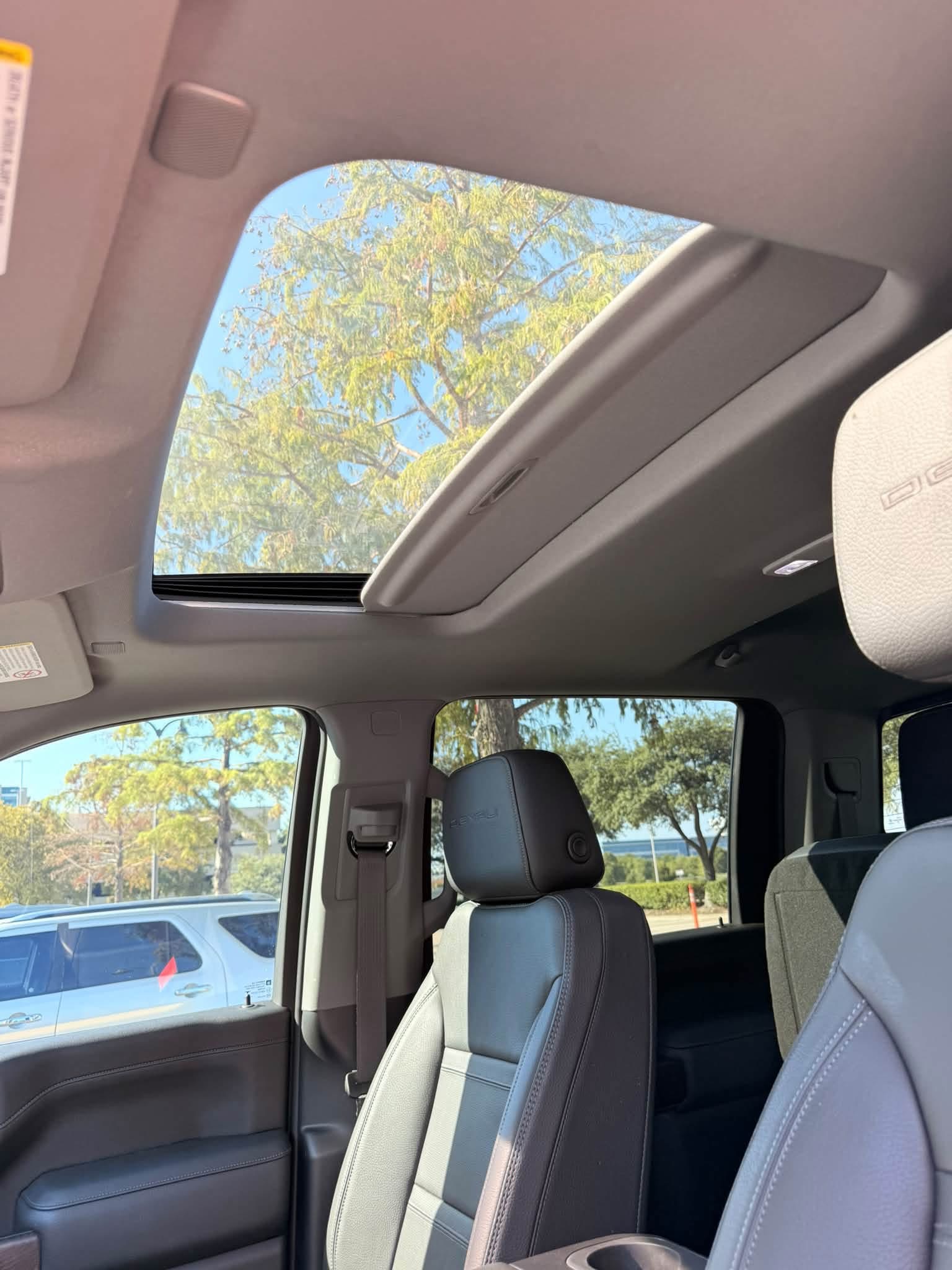 Used 2023 GMC Sierra 3500 Denali w/ Denali Ultimate Package AWD/4WD image 5