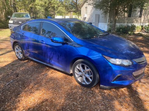 Used 2017 Chevrolet Volt Premier w/ Driver Confidence II Package image 5