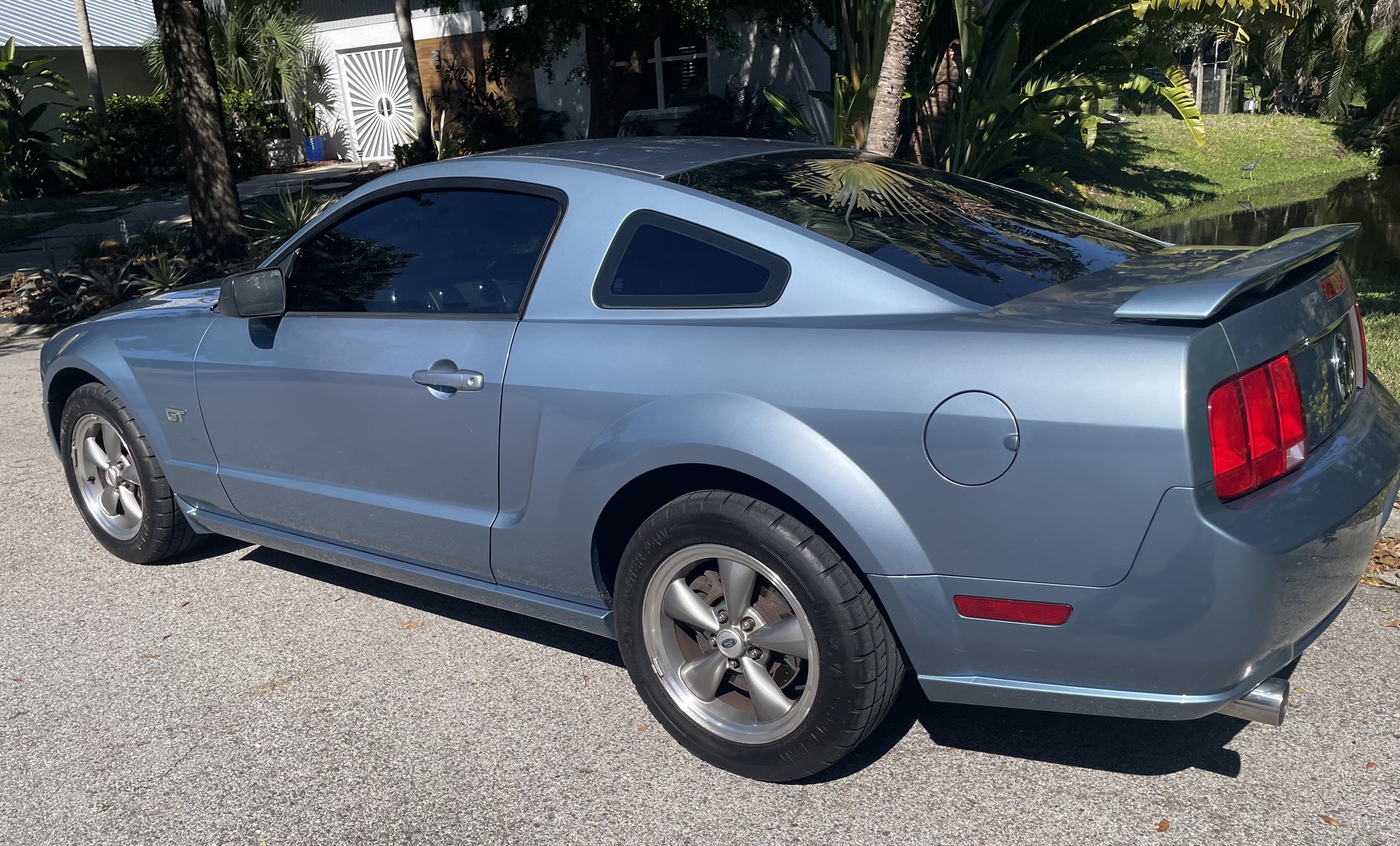 Used 2005 Ford Mustang GT Premium RWD image 25