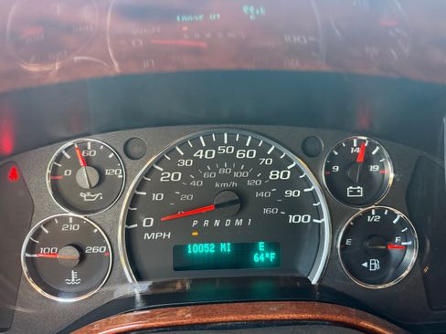 Used 2021 GMC Savana 2500 w/ Enhanced Convenience Package image 6