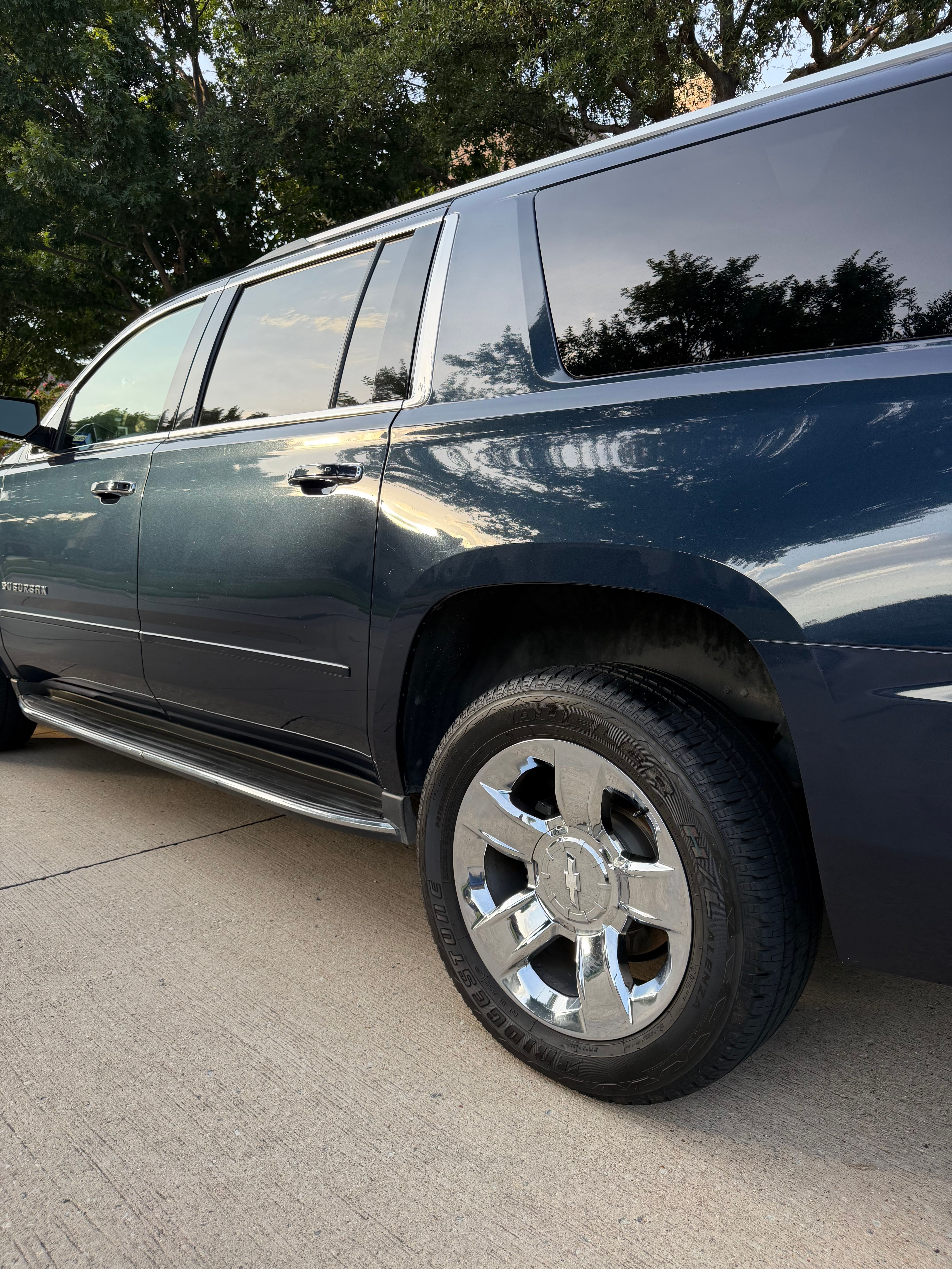 Used 2017 Chevrolet Suburban Premier AWD/4WD image 2