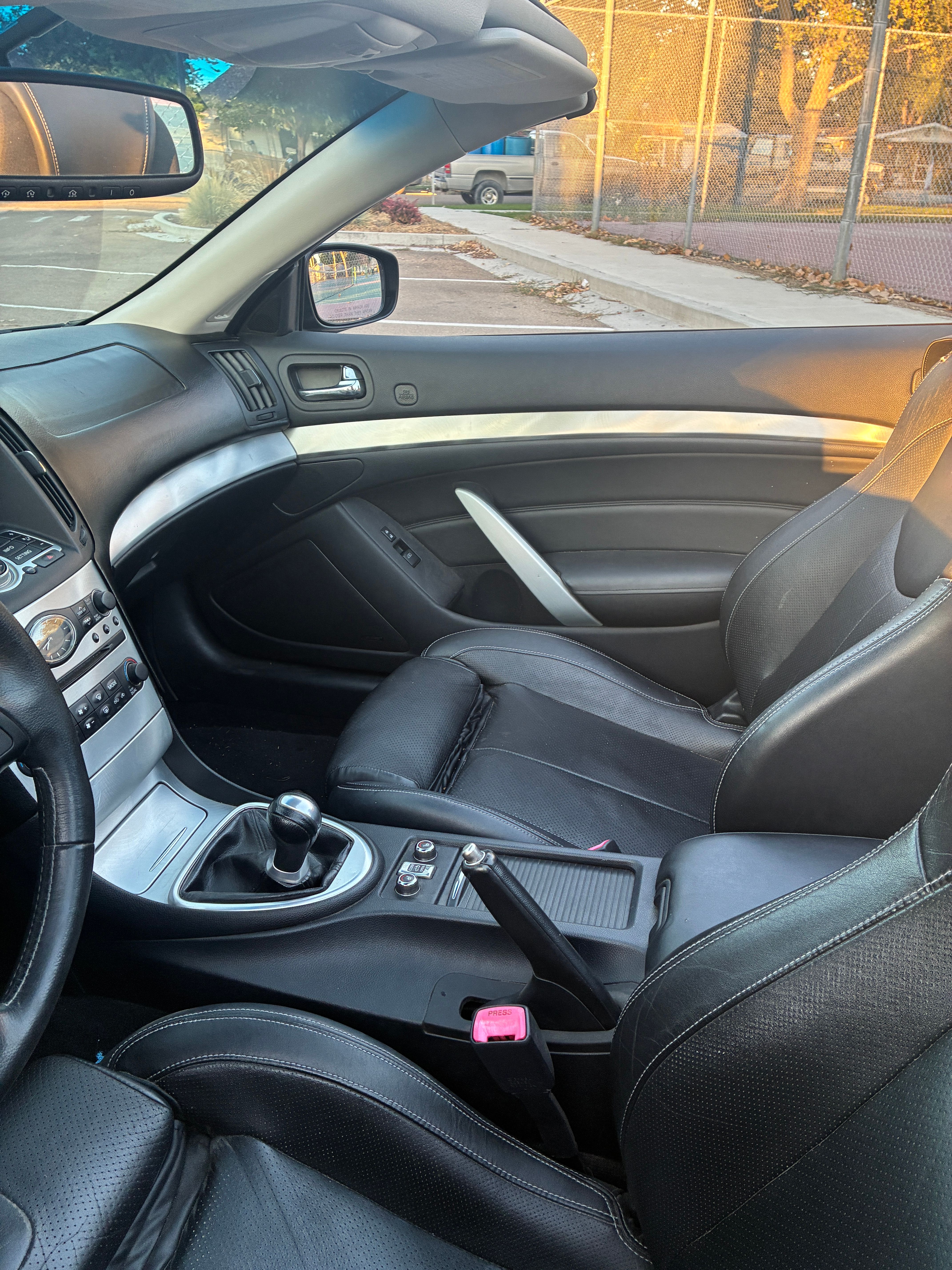 Used 2010 INFINITI G37 Sport w/ Navigation Pkg RWD image 15