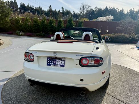 Used 2007 MAZDA MX-5 Miata Grand Touring w/ Premium Pkg image 2