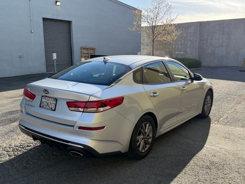 Used 2019 Kia Optima LX image 9
