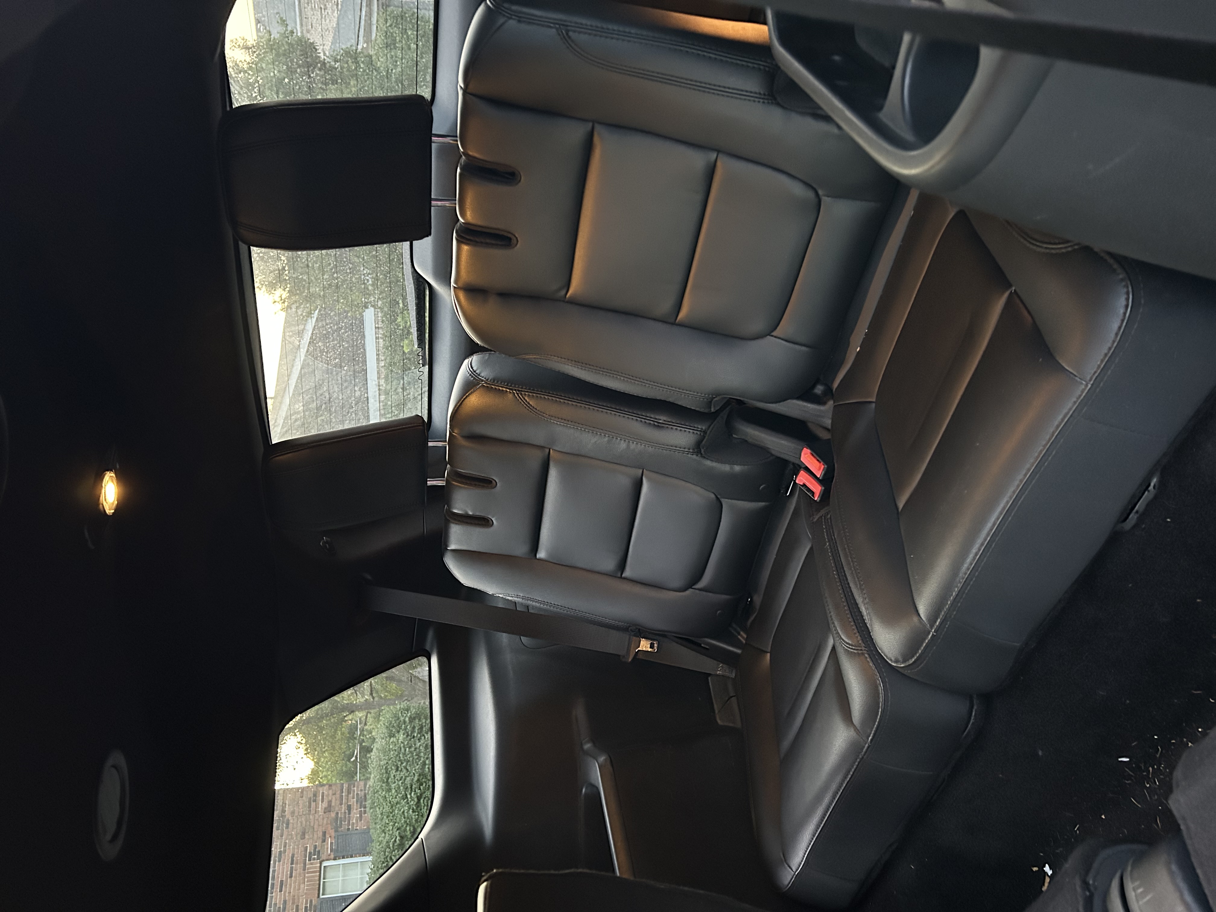 Used 2018 Ford Explorer XLT w/ Equipment Group 202A AWD/4WD image 12