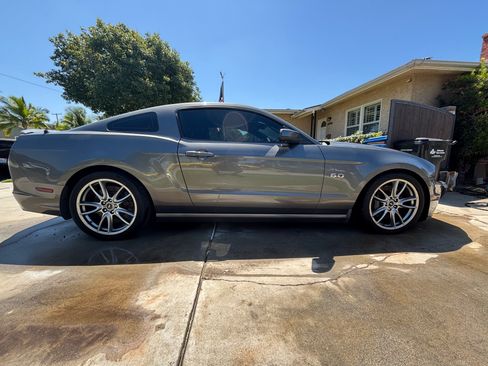 Used 2013 Ford Mustang GT RWD image 5