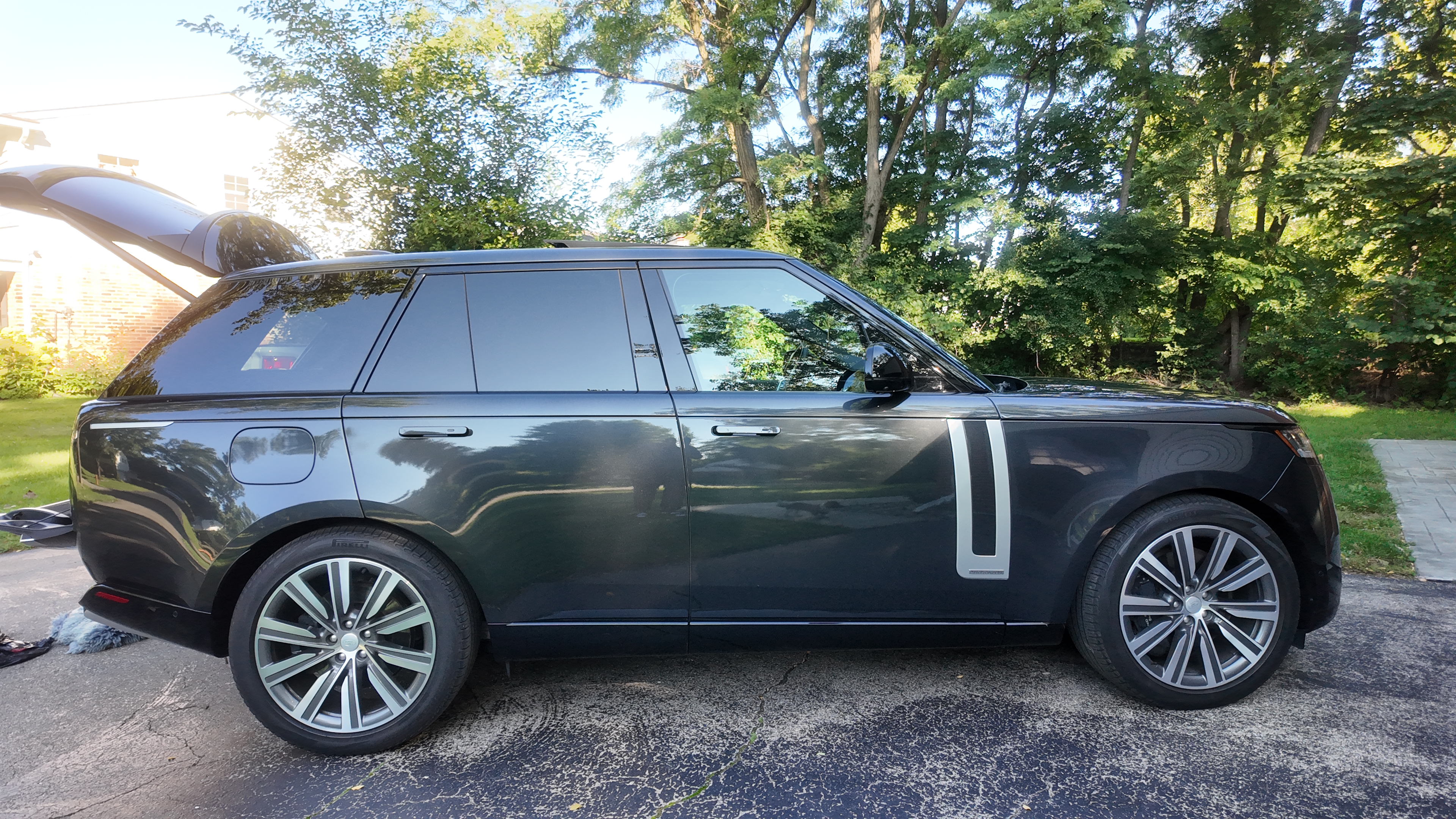 Used 2023 Land Rover Range Rover Autobiography AWD/4WD image 11