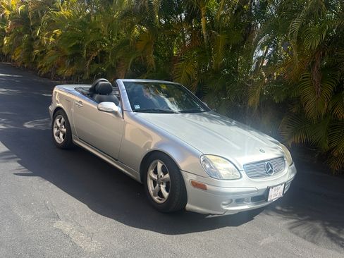 Used 2001 Mercedes-Benz SLK 320 image 4