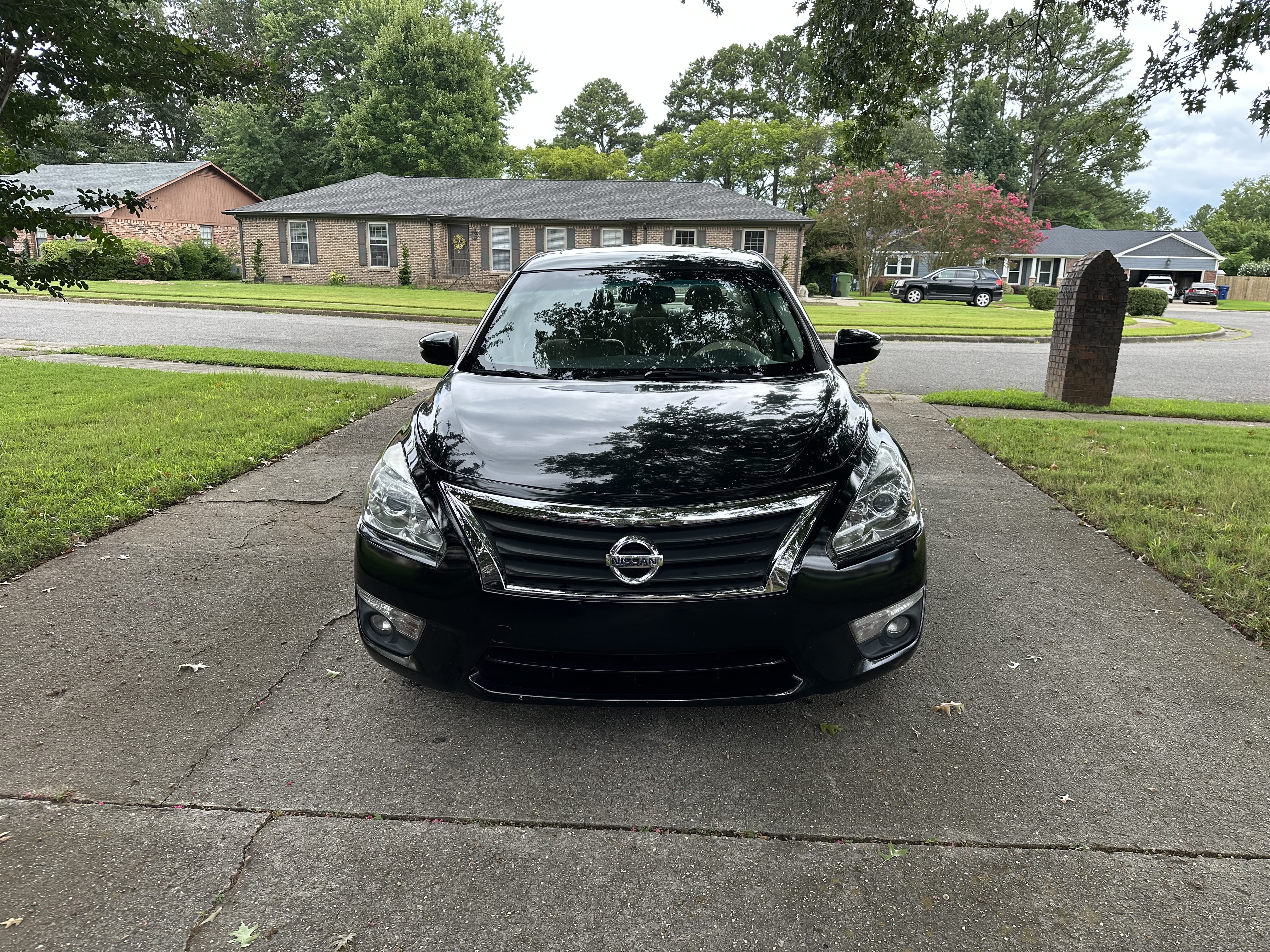 Used 2014 Nissan Altima 2.5 SL w/ Technology Package FWD image 2
